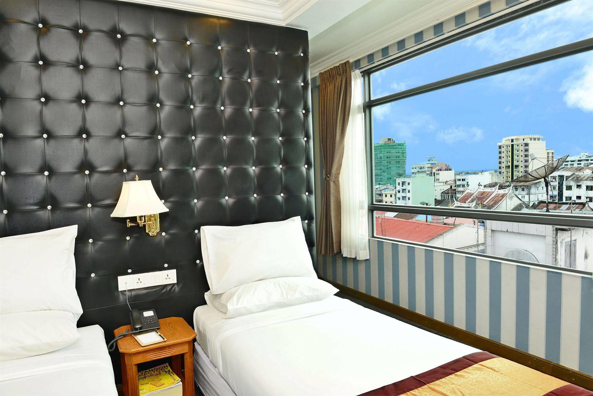 Hotel Grand United - 21St Downtown Rangoon Eksteriør billede